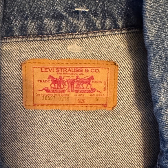 Levi's Vintage Denim Trucker Jacket - Picture 3 of 8